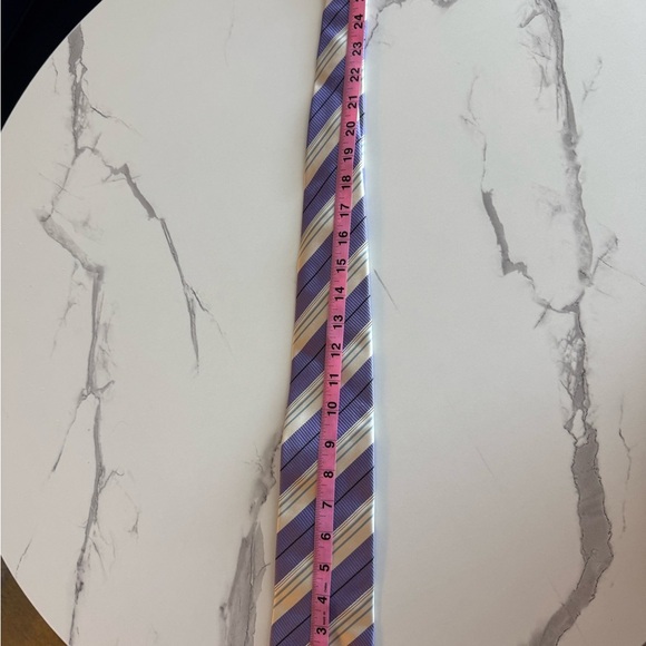 Hugo Boss Men’s Tie NWT Adult standard Size - purple/white stripe - Picture 7 of 7